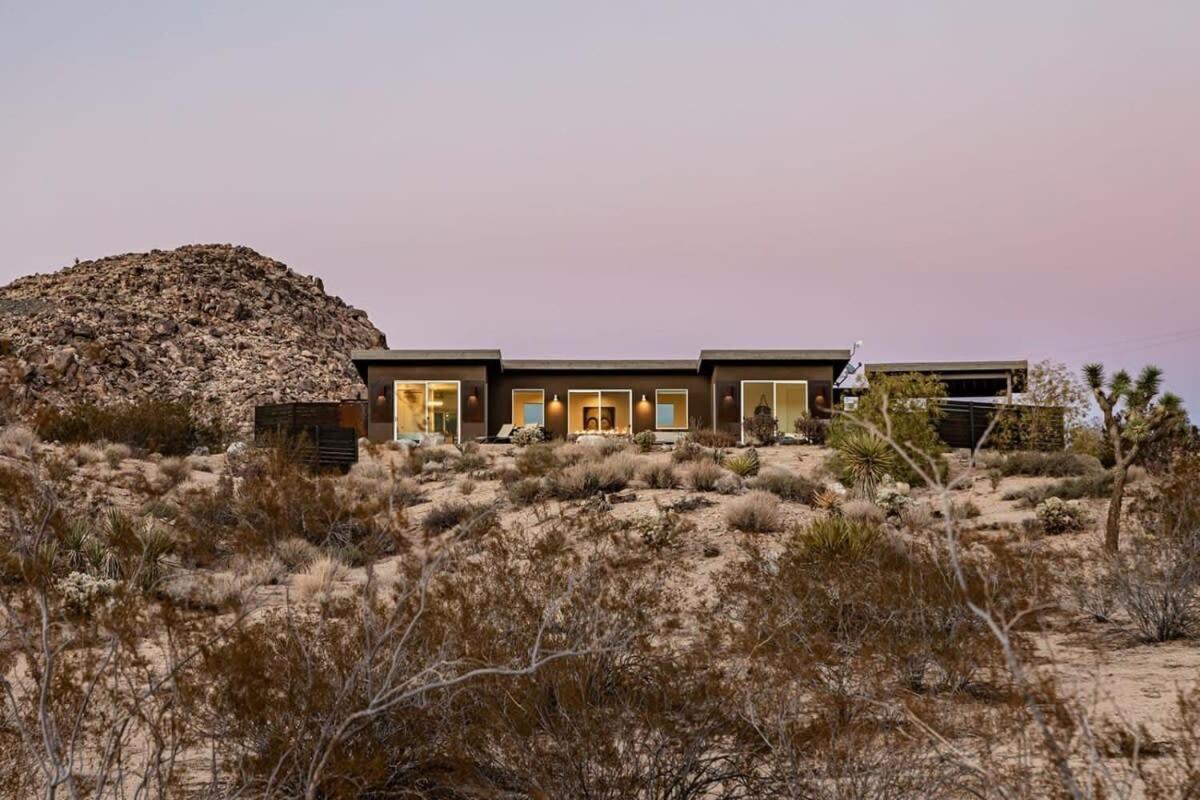 Shelter 2 L A Classic At Joshua Tree Park Entrance Exterior foto
