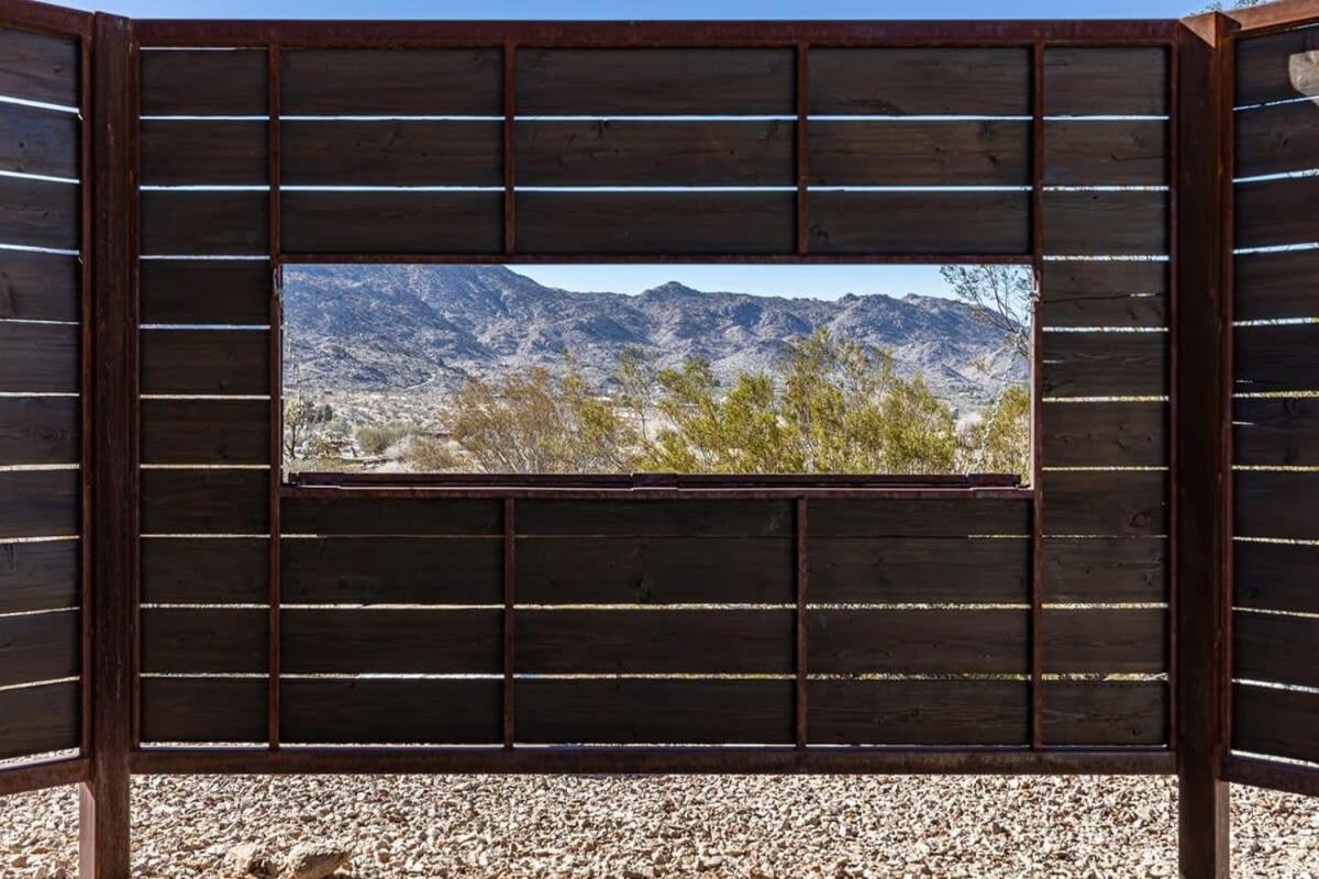 Shelter 2 L A Classic At Joshua Tree Park Entrance Exterior foto