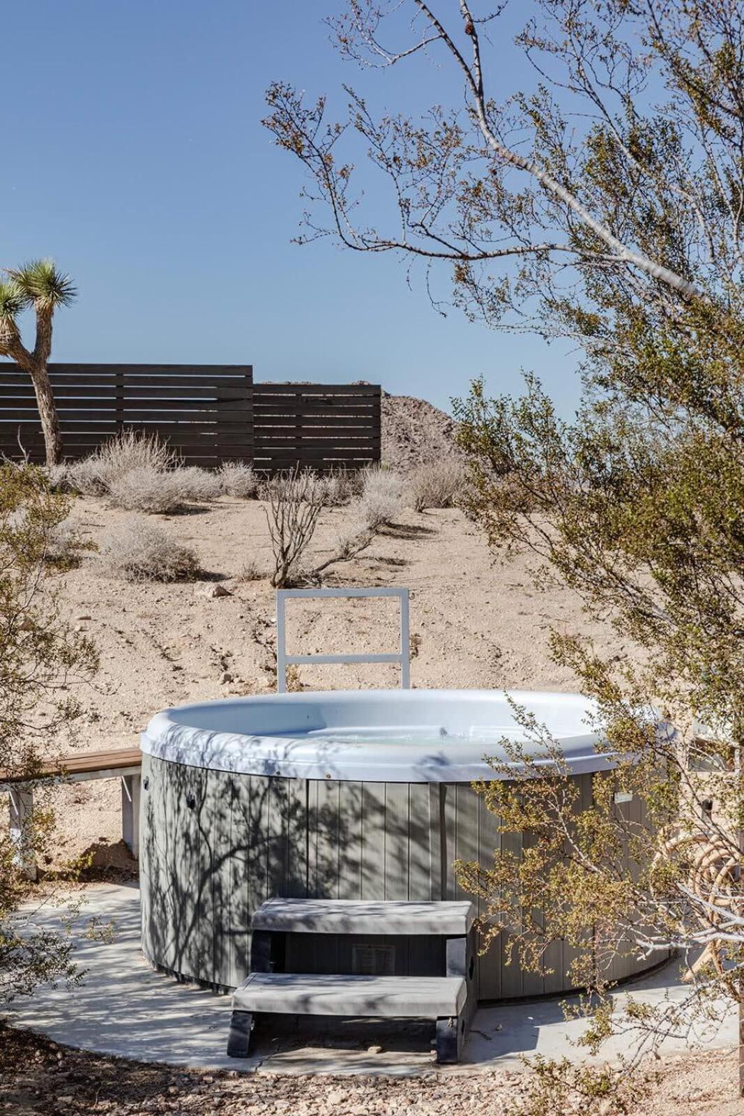 Shelter 2 L A Classic At Joshua Tree Park Entrance Exterior foto